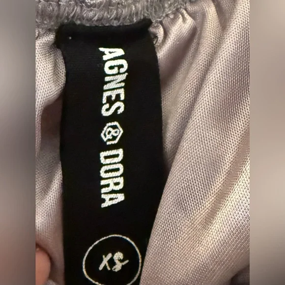 Agnes & Dora Elegant Gray Tulle Midi Skirt - Picture 4 of 7